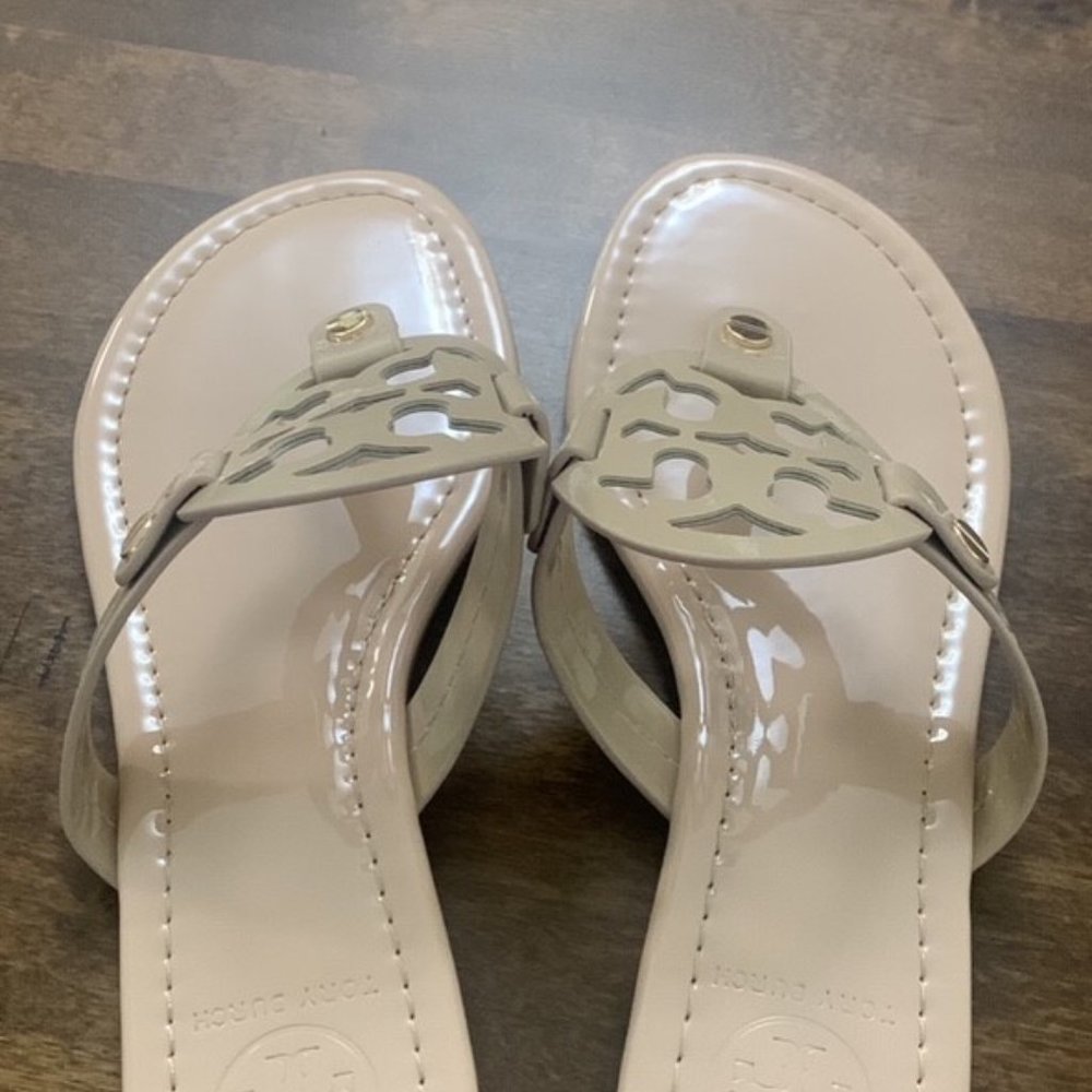 NEW Tory Burch Sandals - Picture 3 of 4